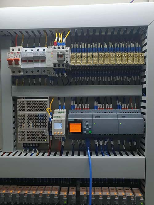Tủ điện dùng PLC, biến tần